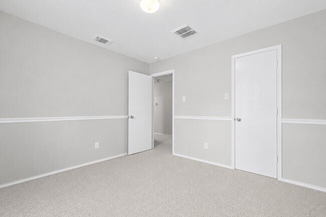 Building Photo - 6 Orion Star Ct