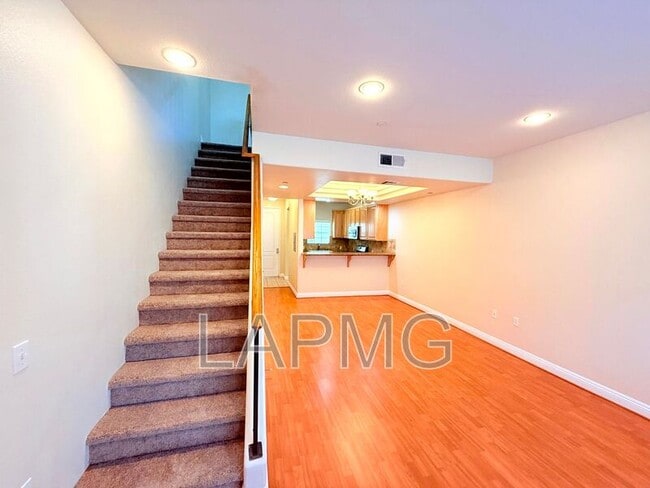 Building Photo - 12217 Moorpark St