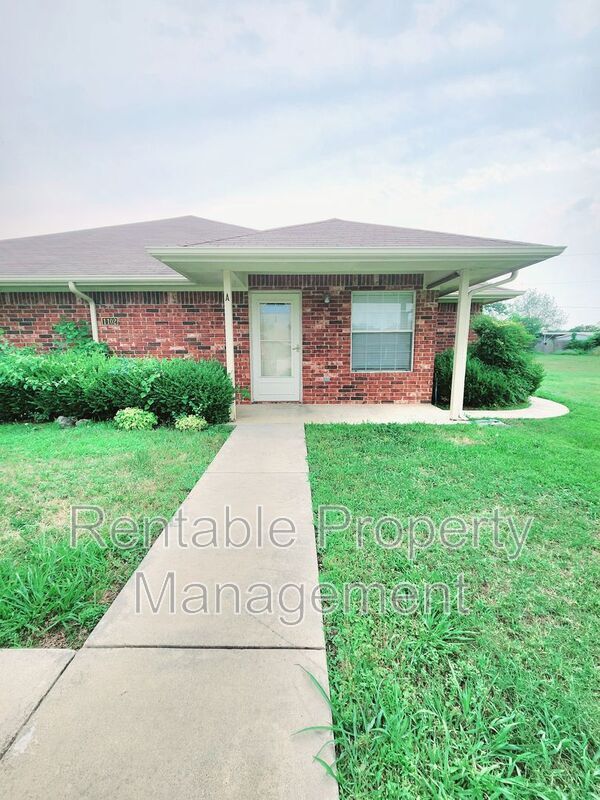 Primary Photo - 1102 Turkey Creek Ct