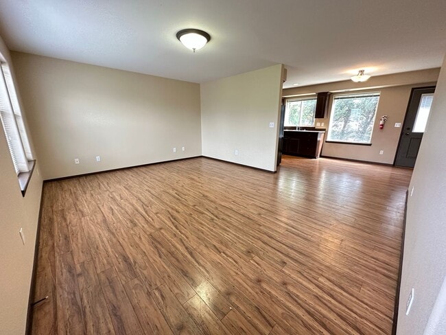 Building Photo - 2100 N Chestnut St