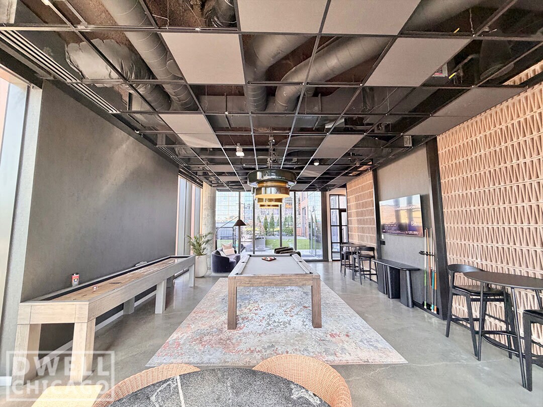 Building Photo - 1111 W Lake St