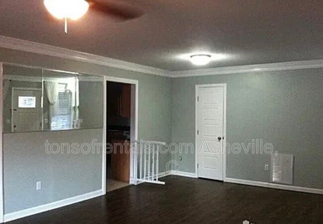 Building Photo - 9 Aberdeen Dr