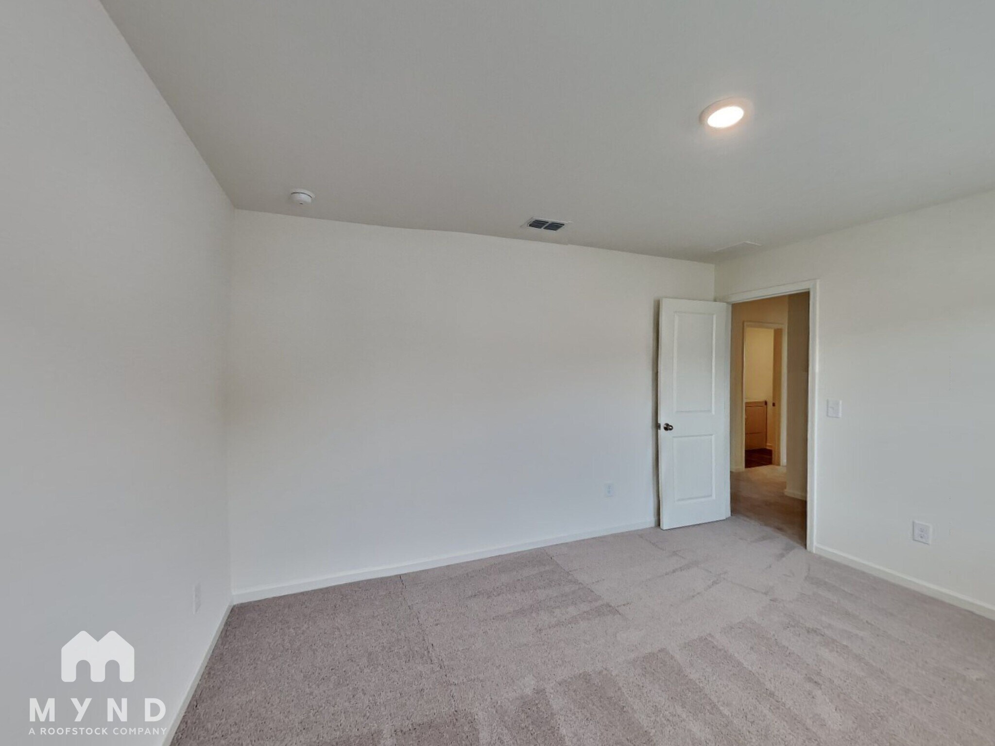 Building Photo - 424 Cottontail Ln