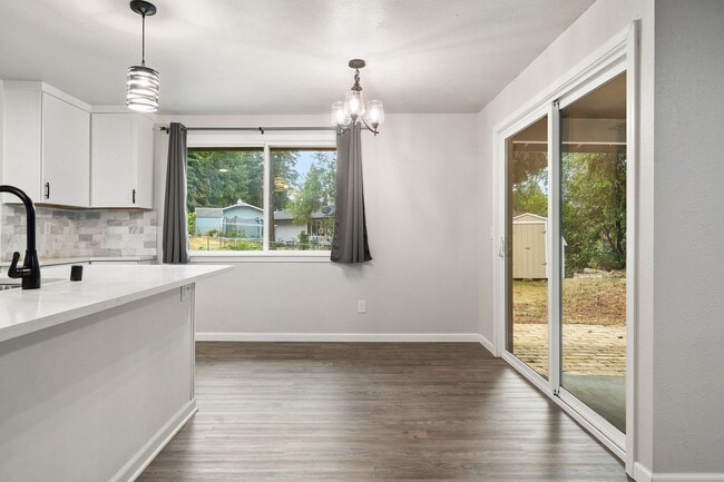 Building Photo - Rambler in Port Orchard with Fenced Yard