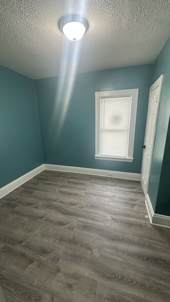 3rd bedroom - 471 E 147th St