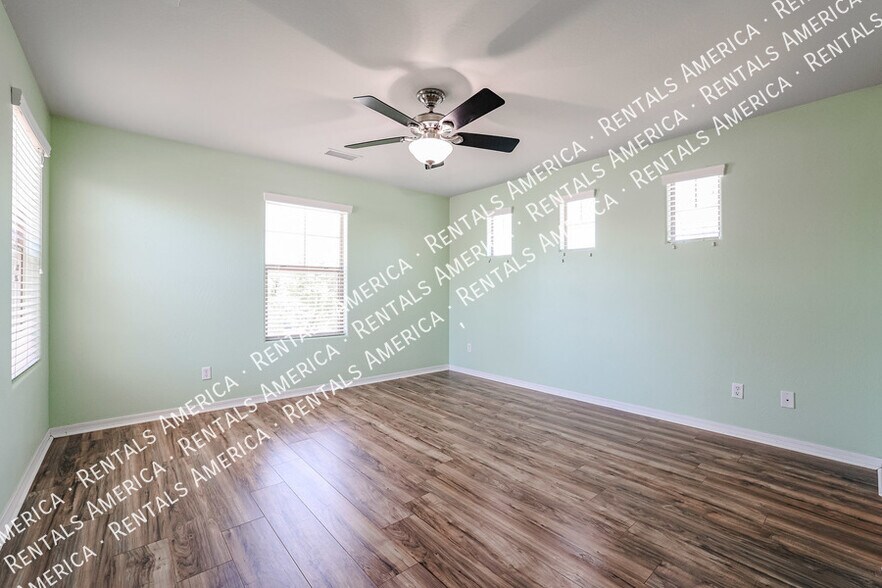 Building Photo - 2127 W Monte Cristo Ave