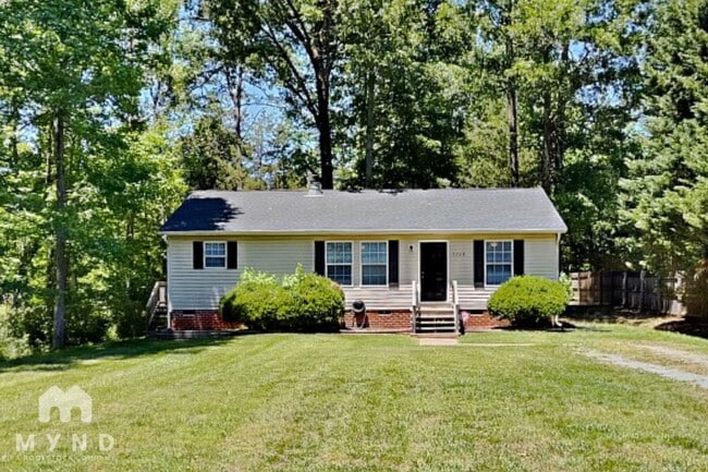 Building Photo - 2208 Shalimar Dr