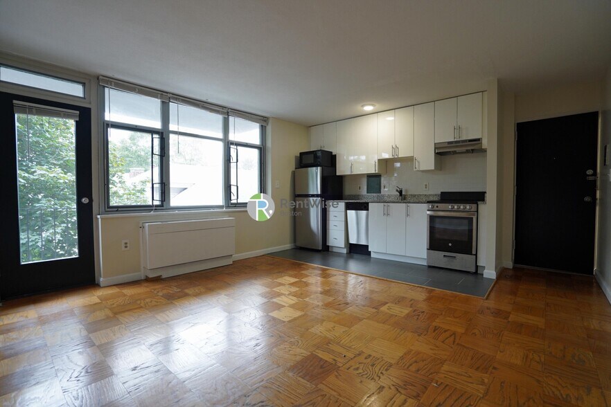 Primary Photo - 125 Trapelo Rd
