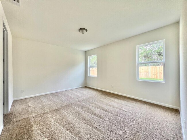 Building Photo - 176 Fluttermill Loop