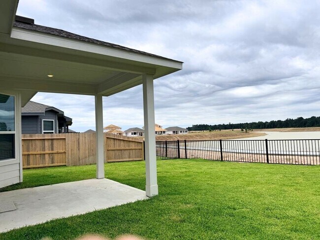 Building Photo - 16238 Parish Pointe Ct
