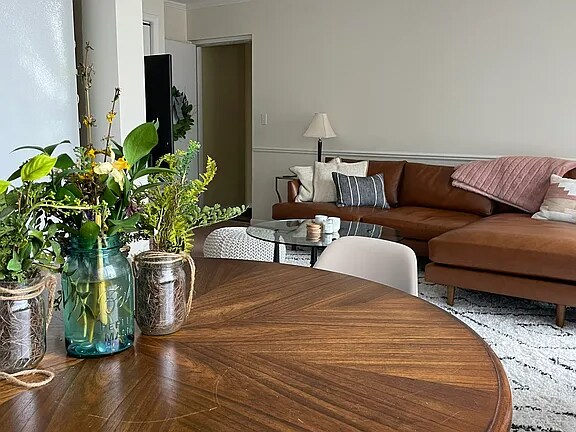 Building Photo - 1280 Dewey St