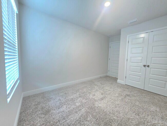 Building Photo - 1306 Leeway Dr