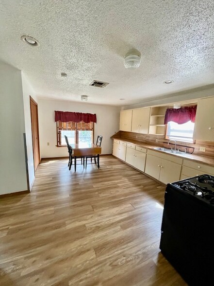 Building Photo - 1914 Ross Ave