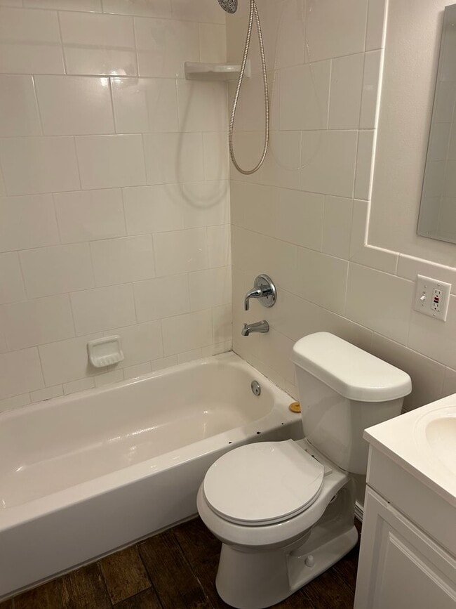 Building Photo - 3 Bed Home for rent!