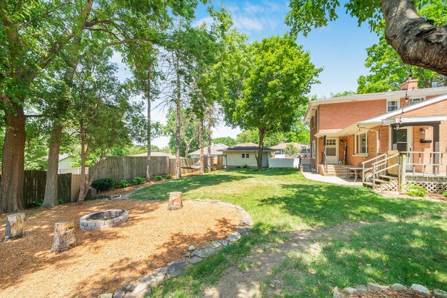 Building Photo - 409 S Hamilton St