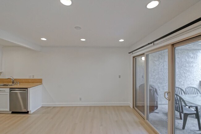 Building Photo - SPACIOUS, 2-STORY, 3BR2.5BA LAKESIDE CONDO...