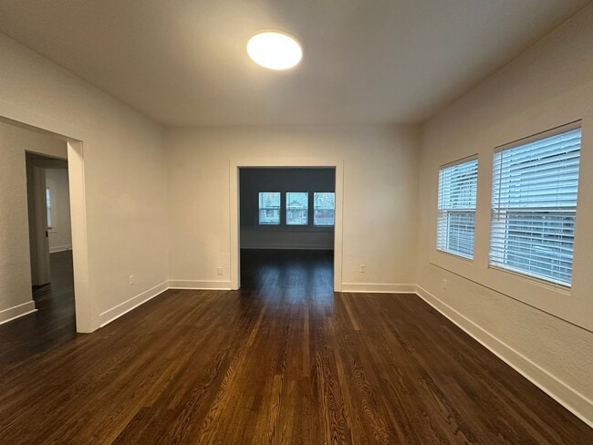 Building Photo - 1456 Magnolia Ave