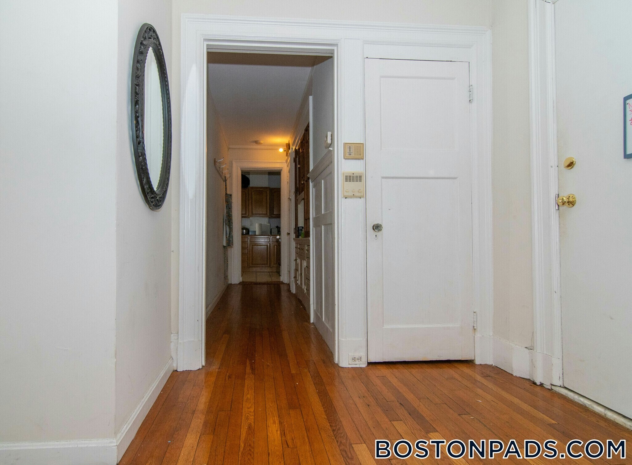 Building Photo - 448 Park Dr