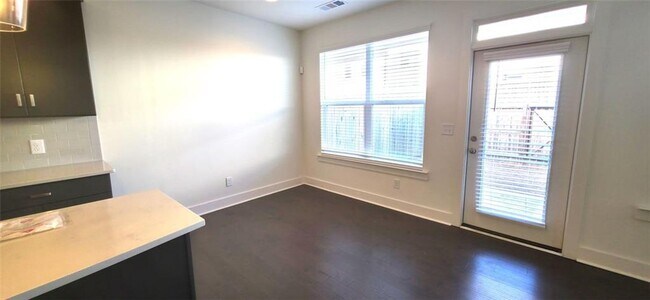 Building Photo - 81 Auburn Wds Dr