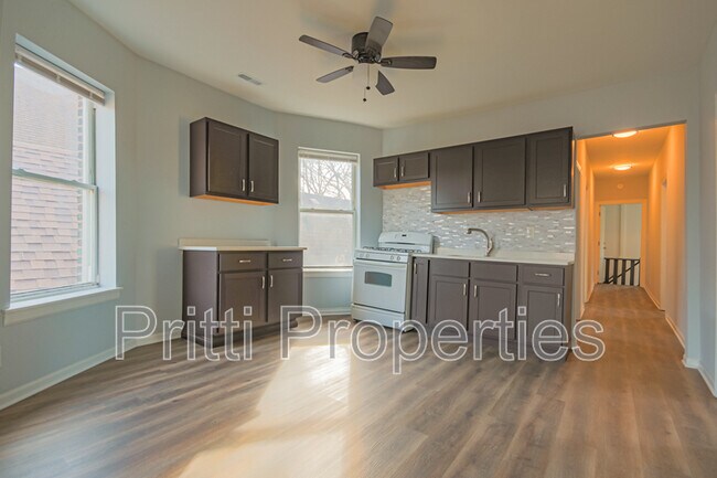 Building Photo - 7432 S Maryland Ave