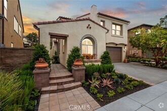 Building Photo - 5 Gamella