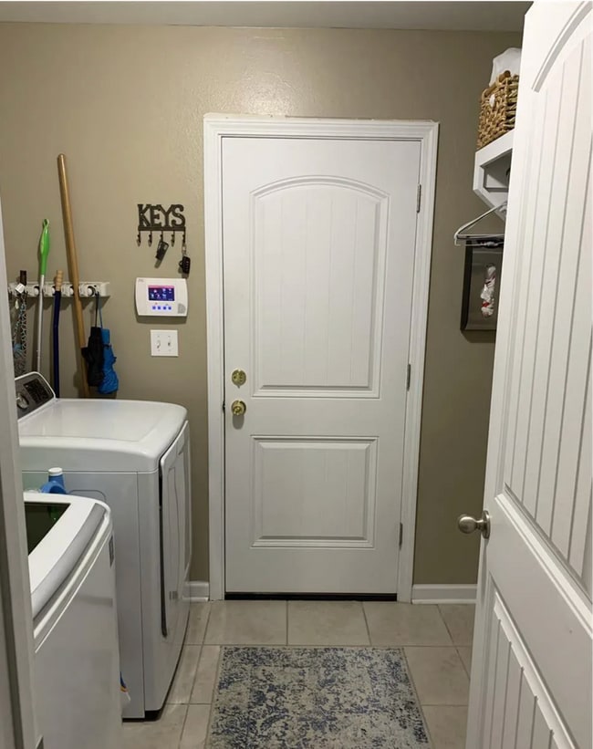 Building Photo - Luxurious 3 bedroom 2 bath home in the Hea...