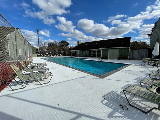 Building Photo - 14777 Wunderlich Dr