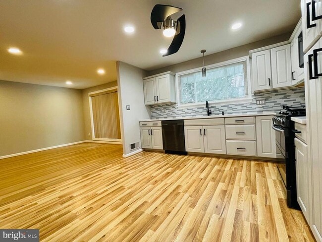 Building Photo - 3123 28th Pkwy