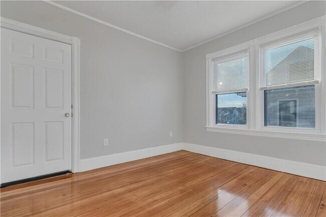 Building Photo - 382 Orms St