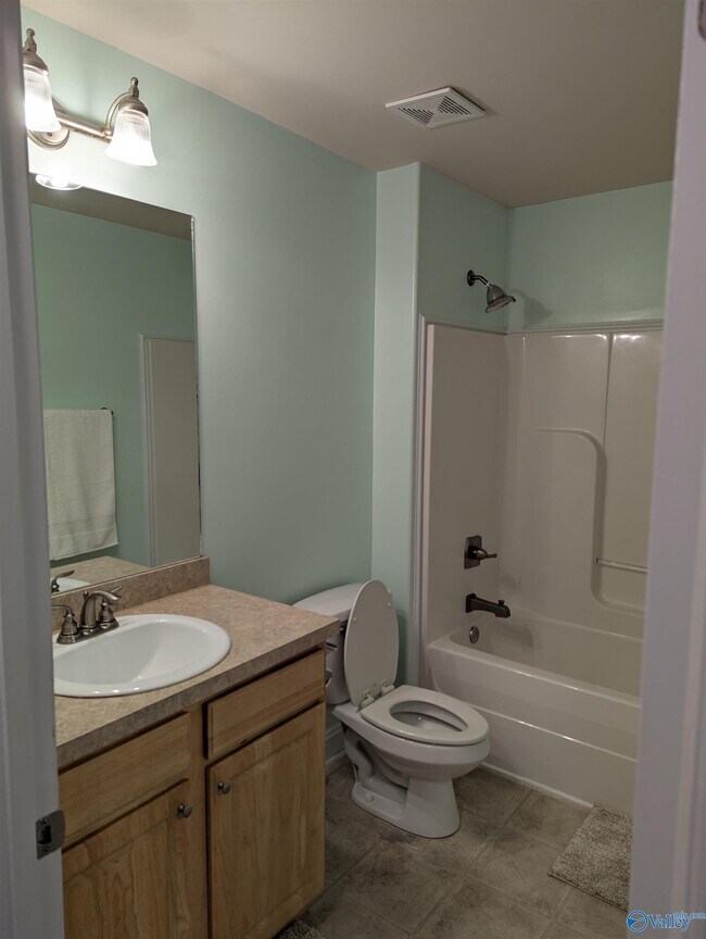 Building Photo - 102 Acacia Trail Dr