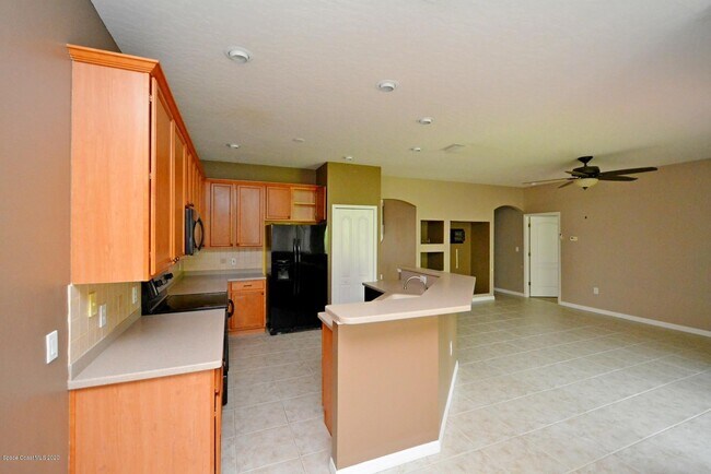 Building Photo - 820 Glen Abbey Way