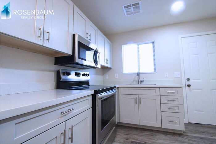 Building Photo - 6434 E Alder Ave