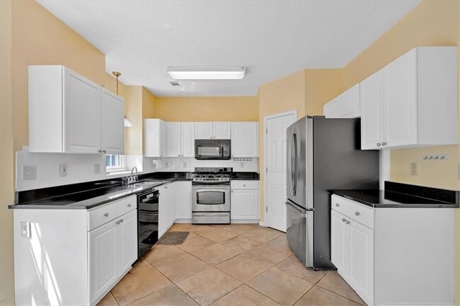 Building Photo - 3525 Sir Johns Ct NW