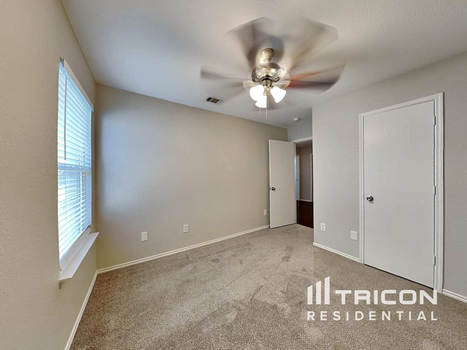 Building Photo - 5448 Kleberg Dr