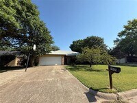 Building Photo - 1809 Prince Dr