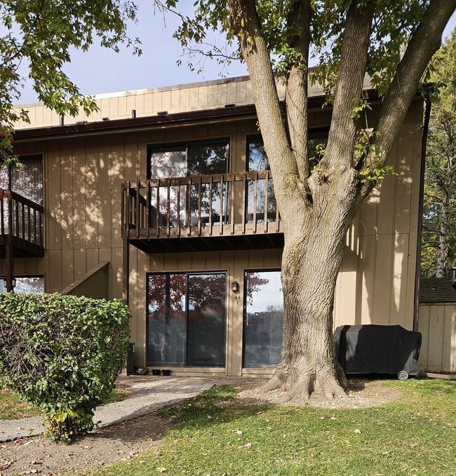 Building Photo - 44 Nassau Colony