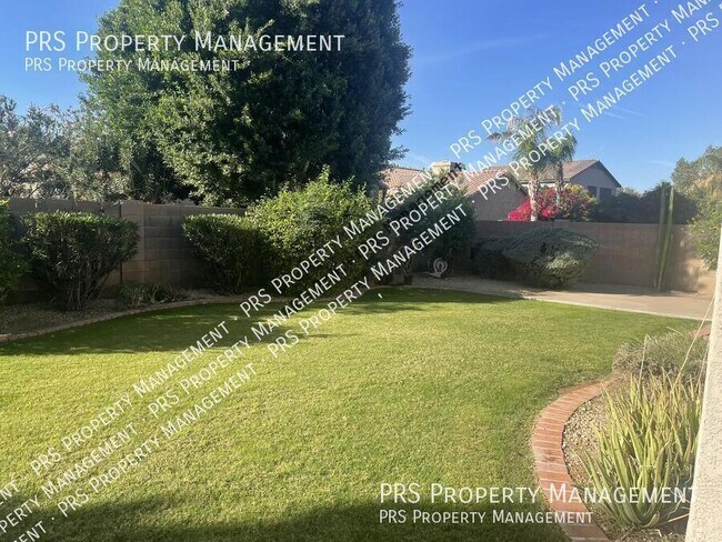 Building Photo - 2165 W Olive Way