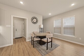 Building Photo - 1010 Gentle Nook Dr