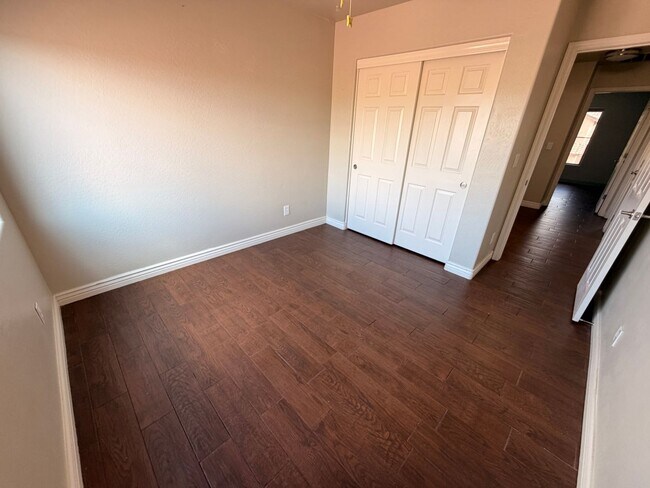 Building Photo - Gorgeous 4Bdm 2.5Ba Anthem Home with a Pool!