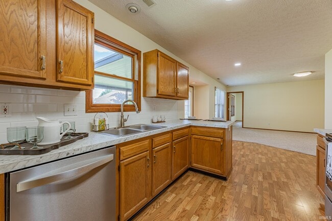 Building Photo - 3900 Deer Trail