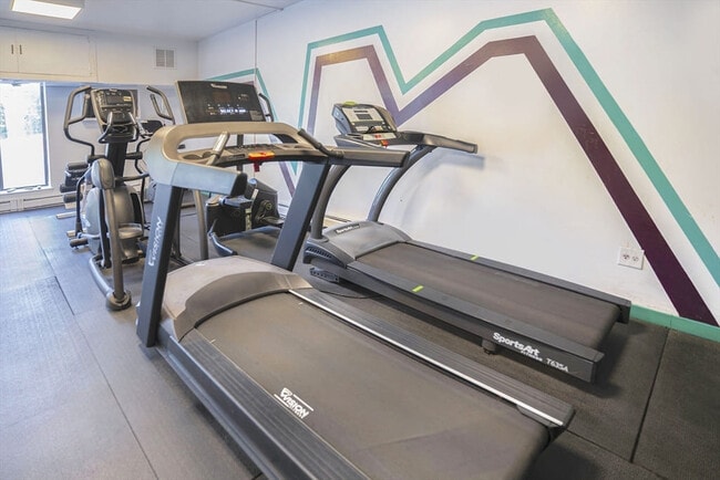 Building Photo - 24 Presidential Dr