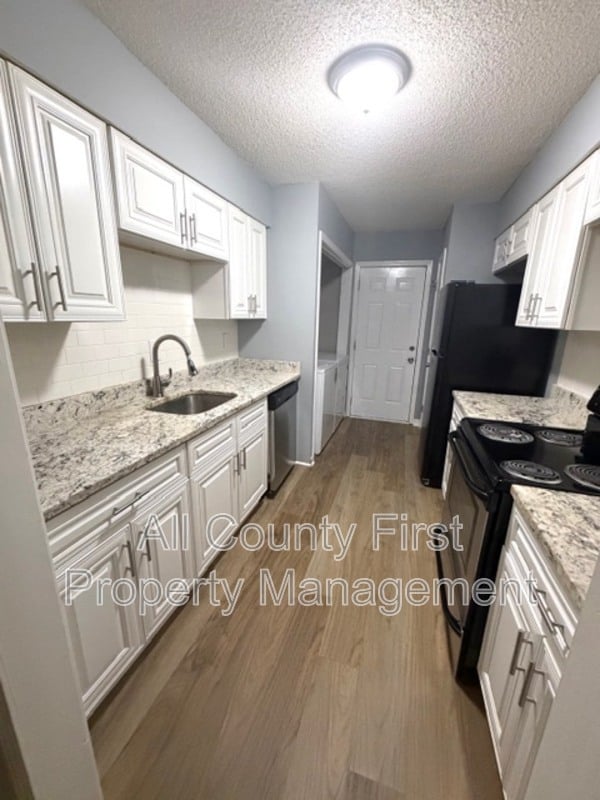 Building Photo - 122 Rue Fontaine