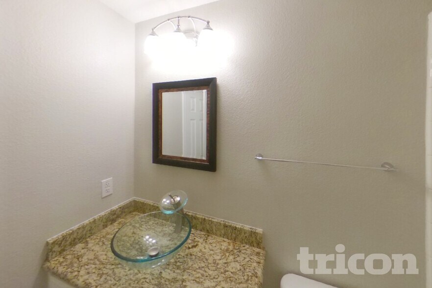 Building Photo - 3205 Silver Point Ct