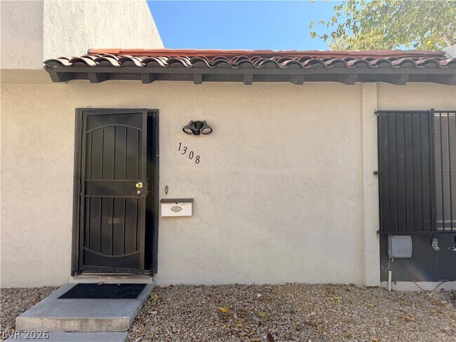 Building Photo - 1308 N Jones Blvd