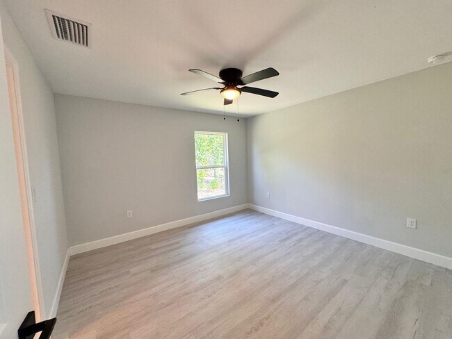 Building Photo - New Home Port Charlotte House For Rent