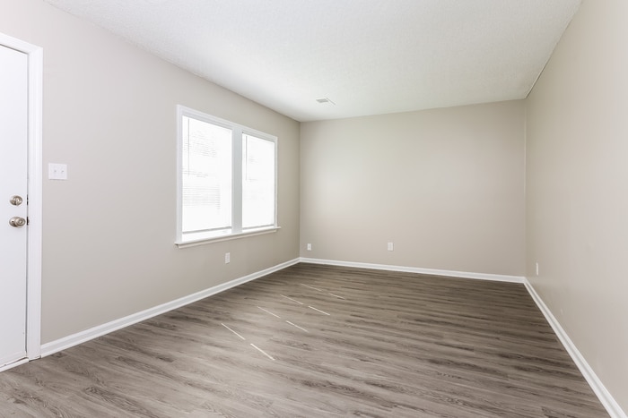 Building Photo - 102 Bluebell Ave