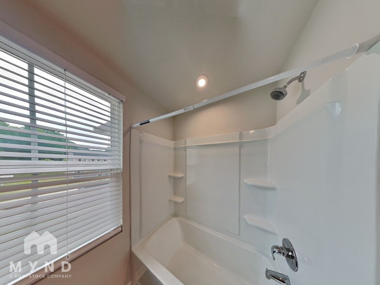 Building Photo - 7013 Ludell Ln