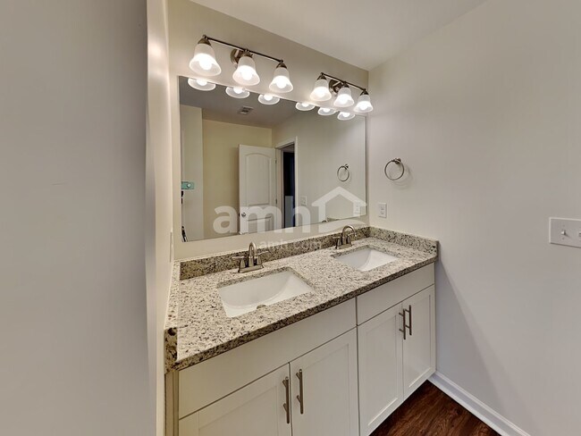 Building Photo - 213 Orchard Trail