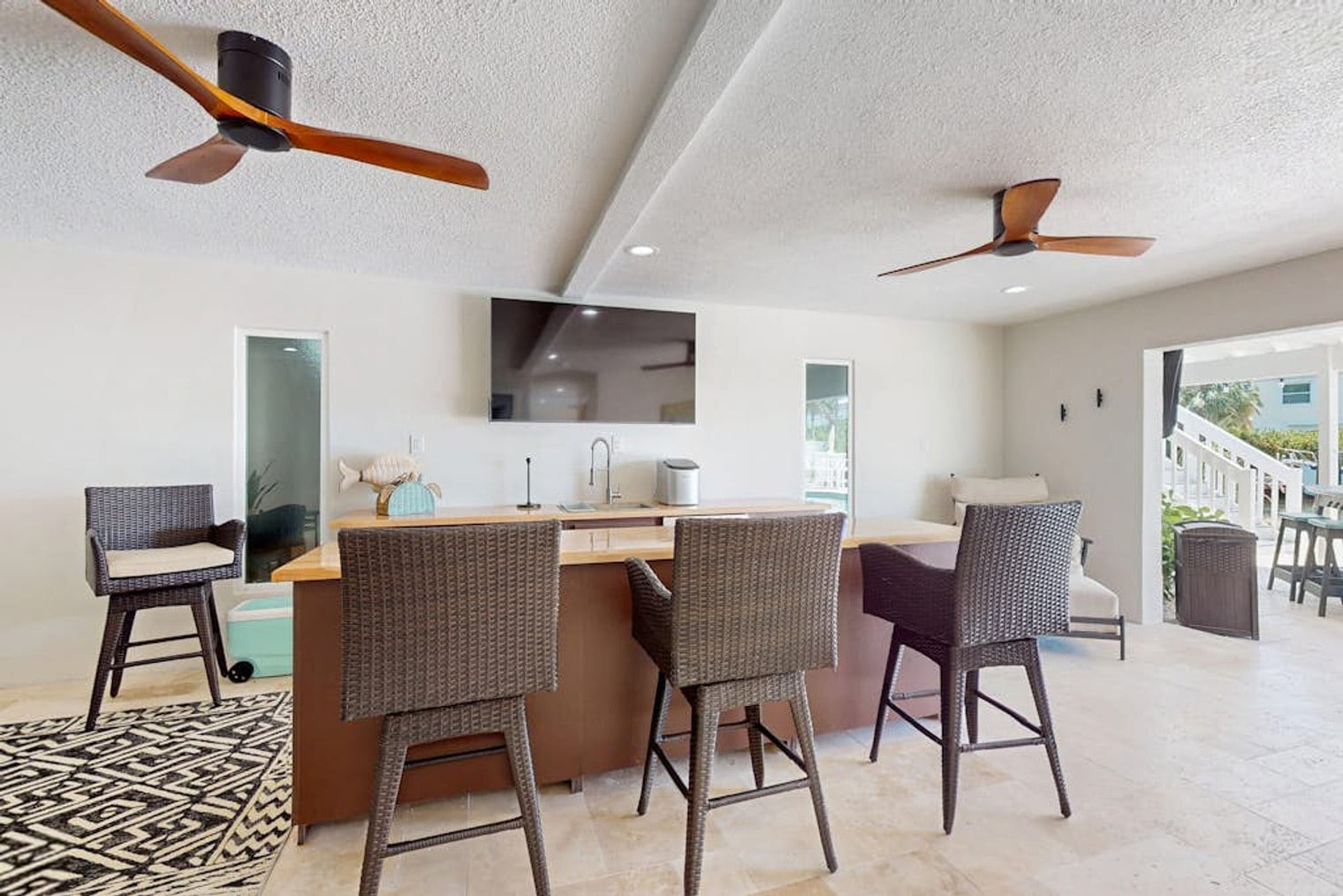 Building Photo - 525 Loquat Dr