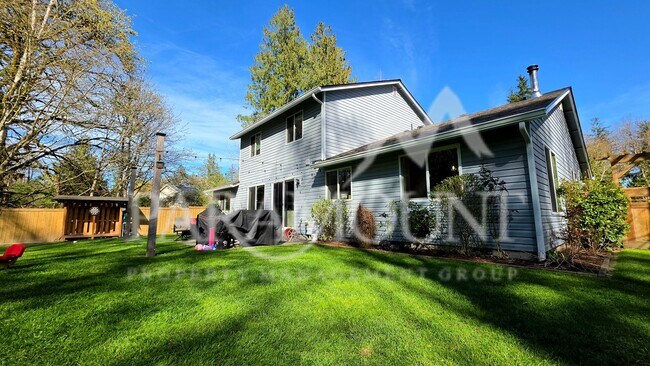 Building Photo - Gorgeous 3-Bedroom Home with 2 Bonus Rooms!